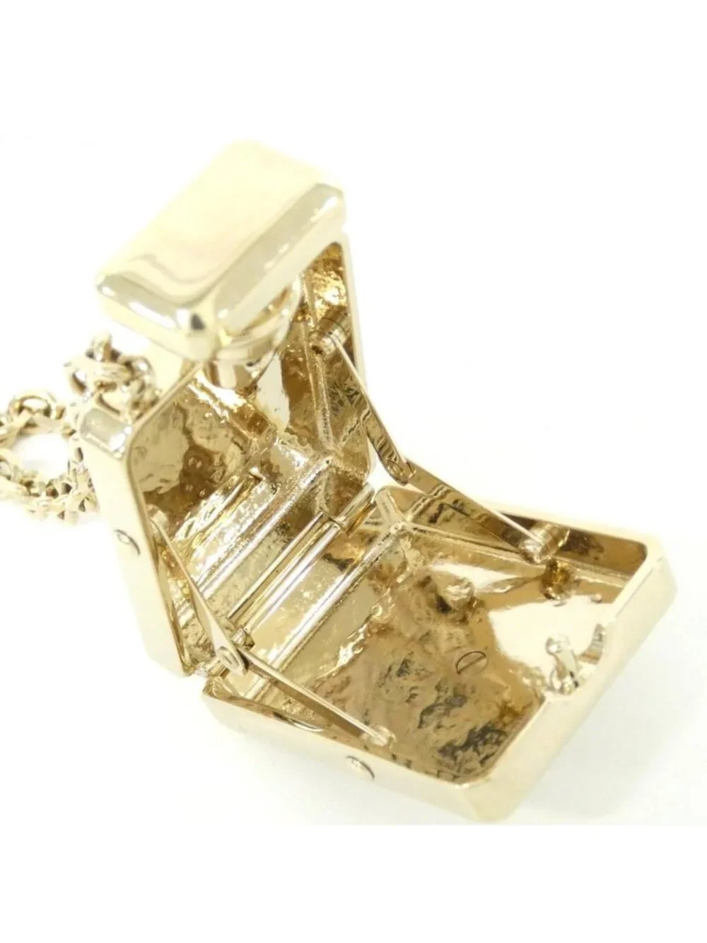 Chanel Necklace Gold